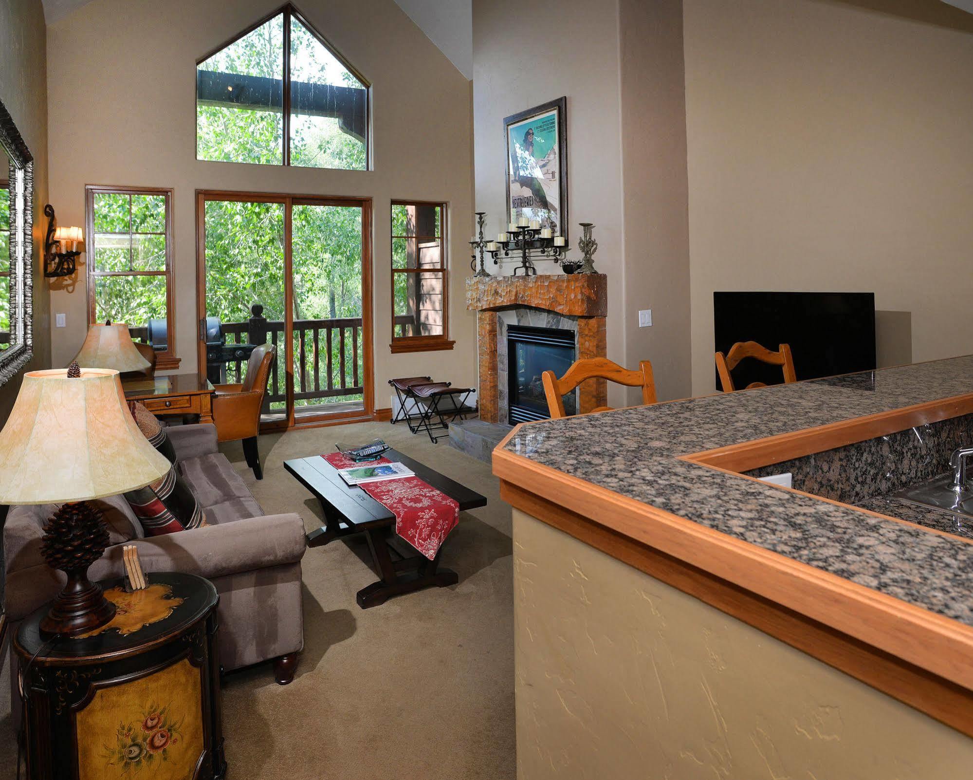 Lodge At Brookside Avon Village Kültér fotó