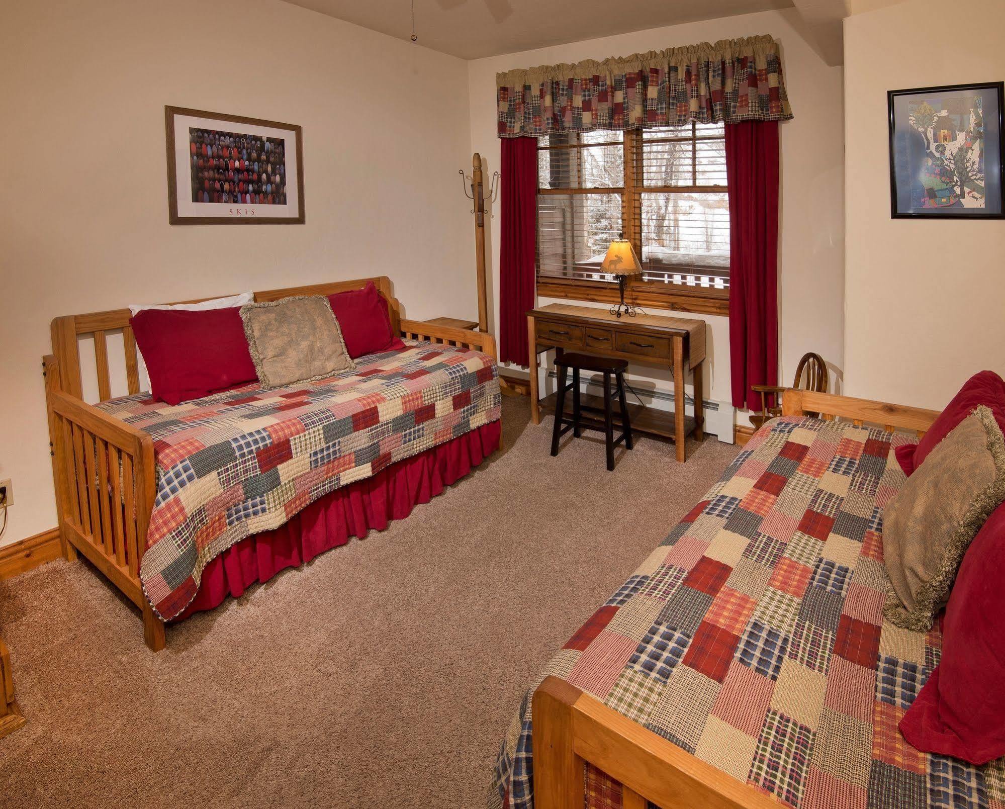 Lodge At Brookside Avon Village Kültér fotó